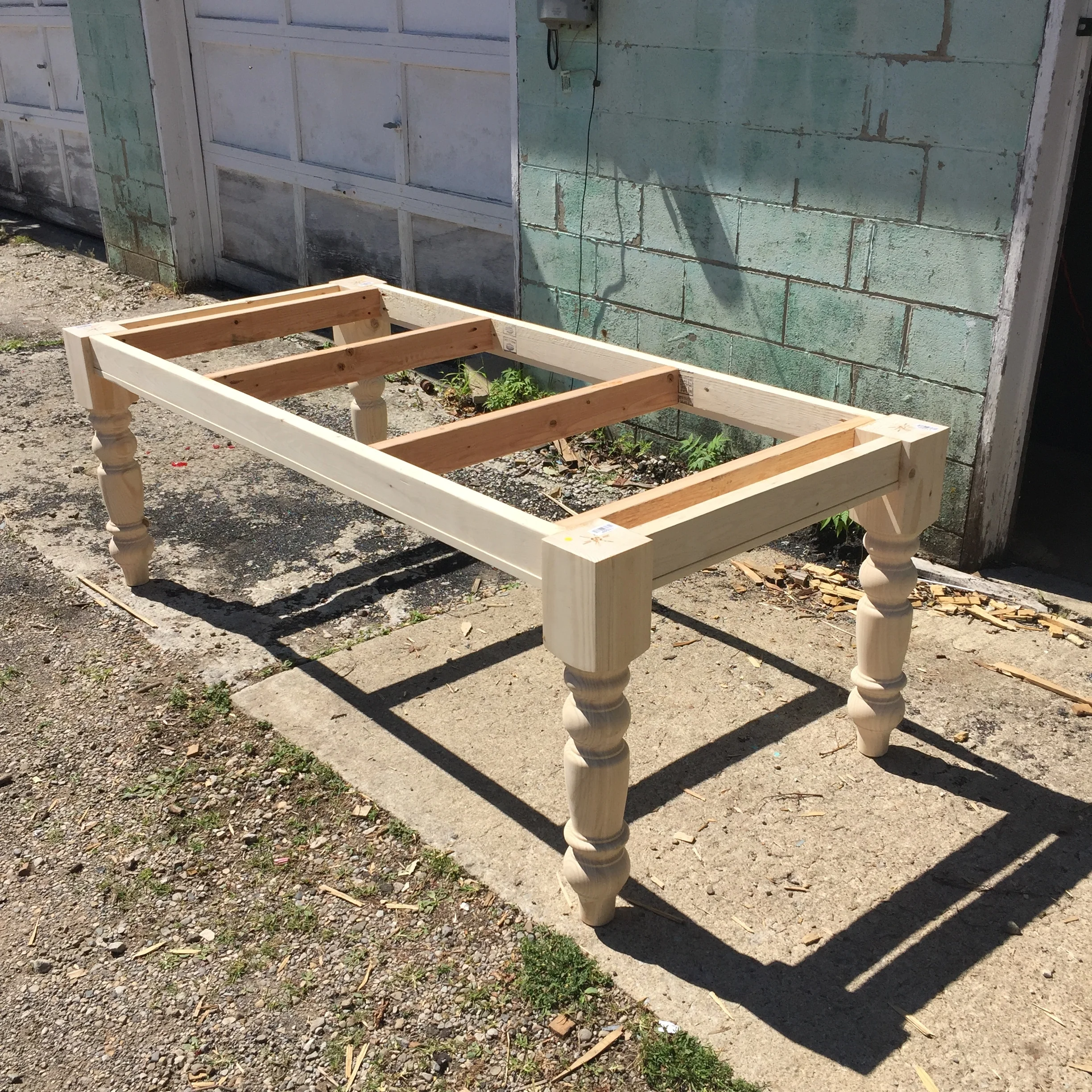 Farmhouse outlet table frame